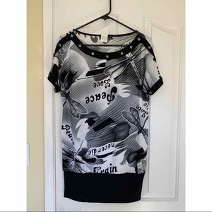 Long dress shirt from Flora by Fashion in Medium